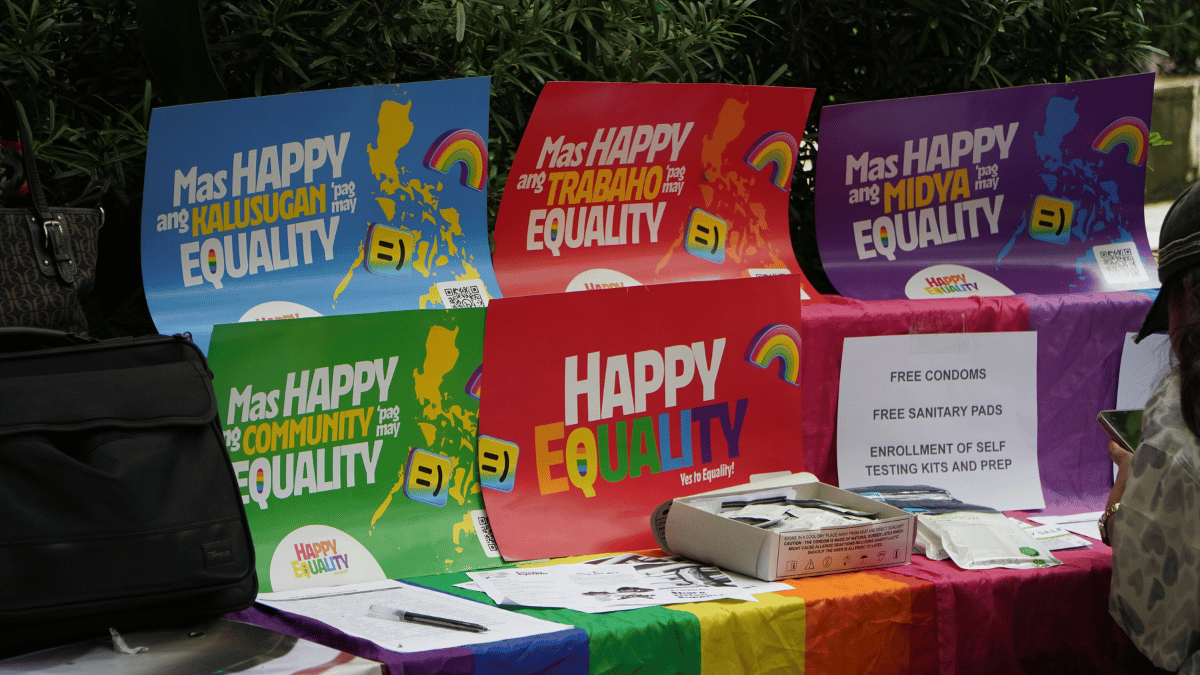 PUP Kasarianlan giving out free condoms and sanitary pads during their popup early membership event